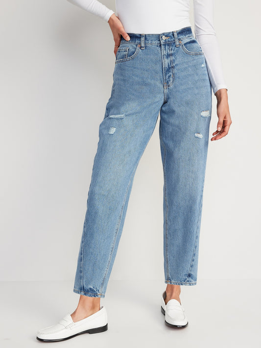 How to style mom jeans - styling mom jeans like a pro!