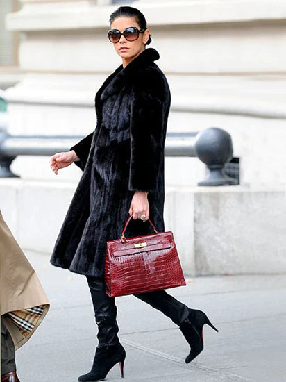 The perfect purse - How to pick a handbag that matches your outfit and body type