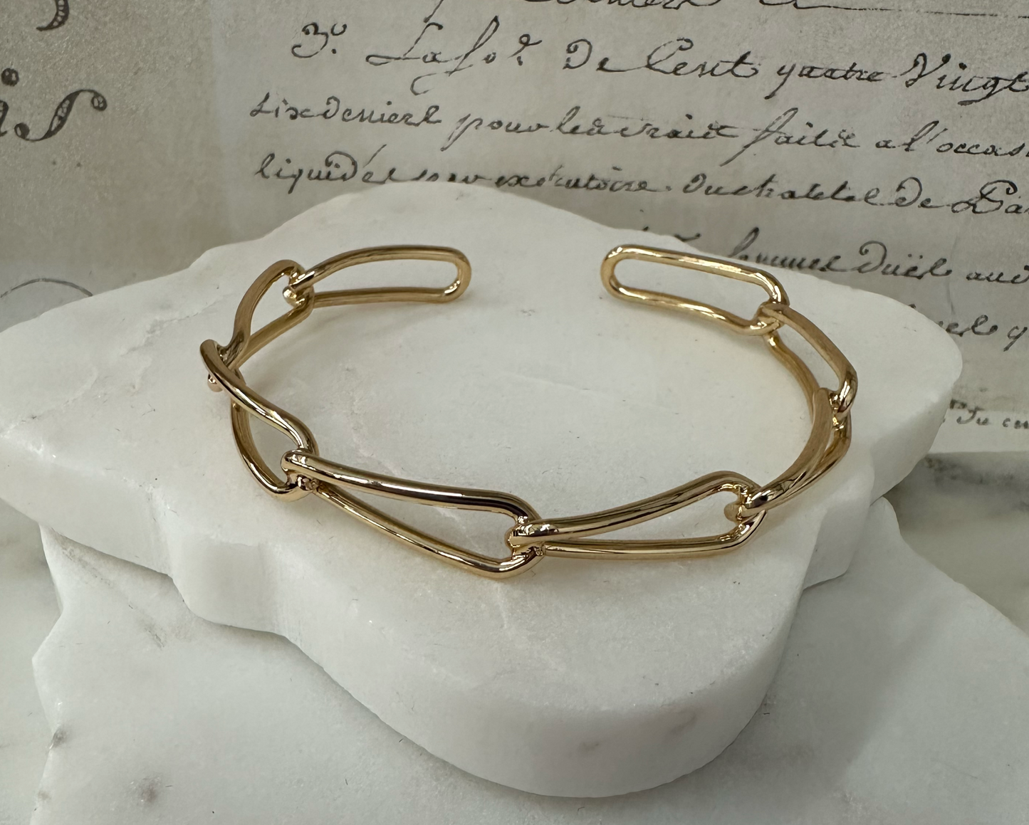 Solid loop link bracelet Bracelets Dallas Market Center
