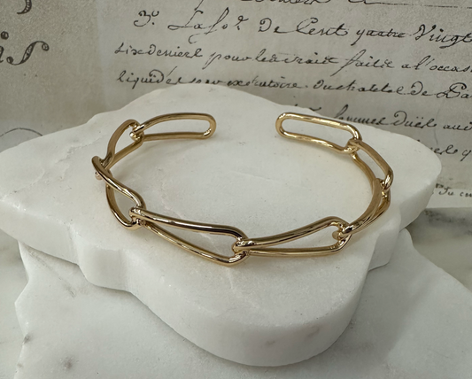 Solid loop link bracelet