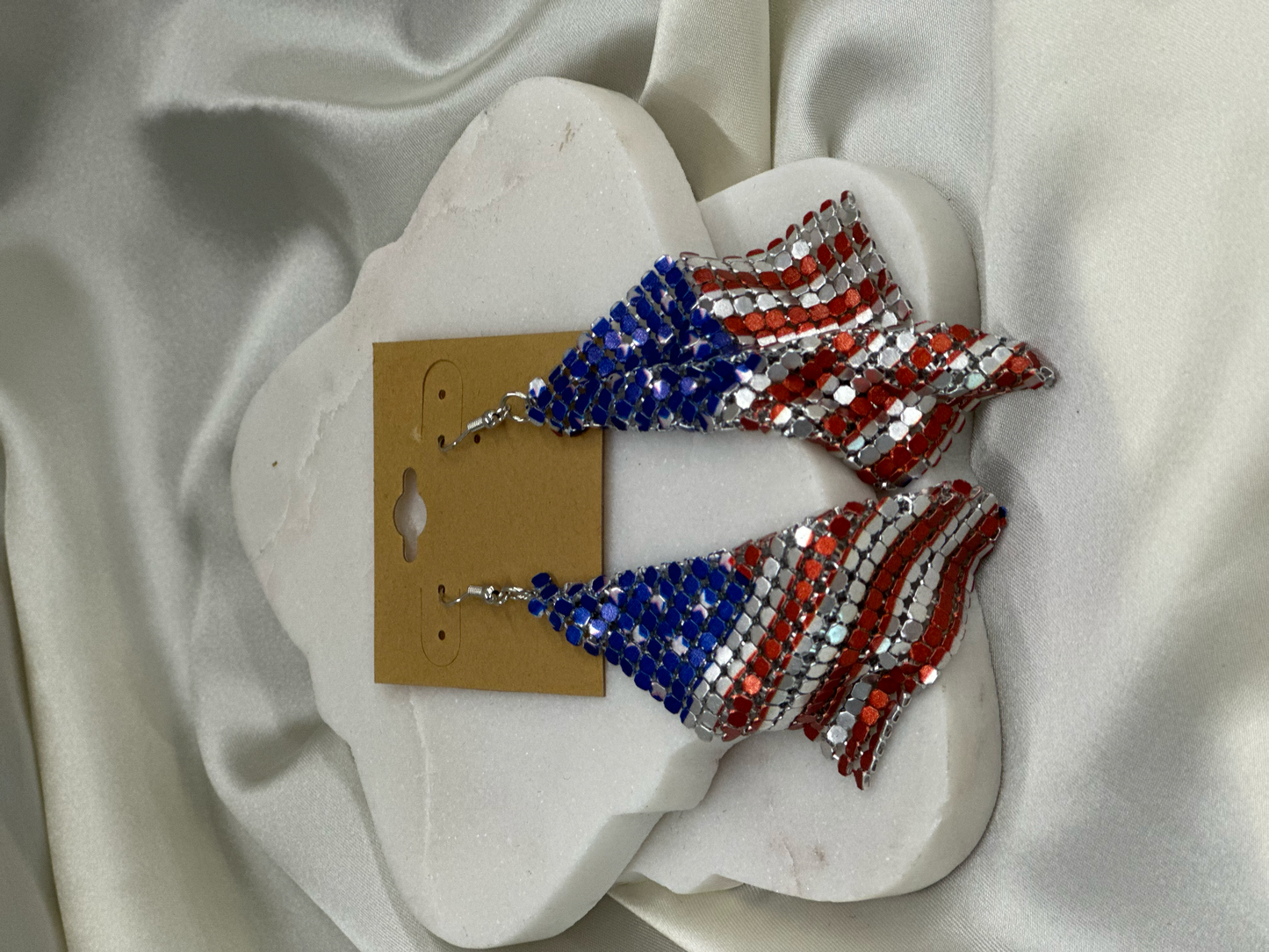 Red white blue USA flag wavy chain mesh earrings Earrings Accessories To Go