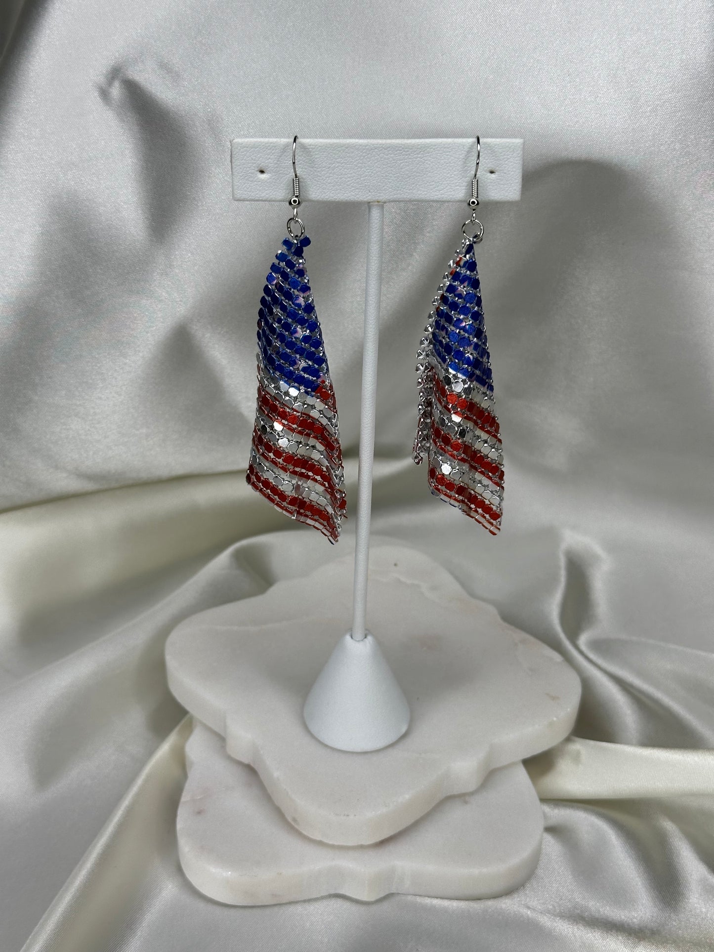 Red white blue USA flag wavy chain mesh earrings Earrings Accessories To Go