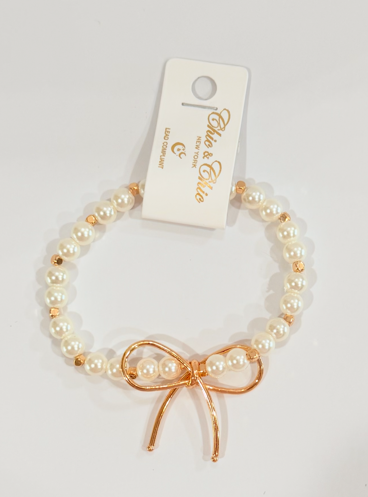 Pearl bow bracelet