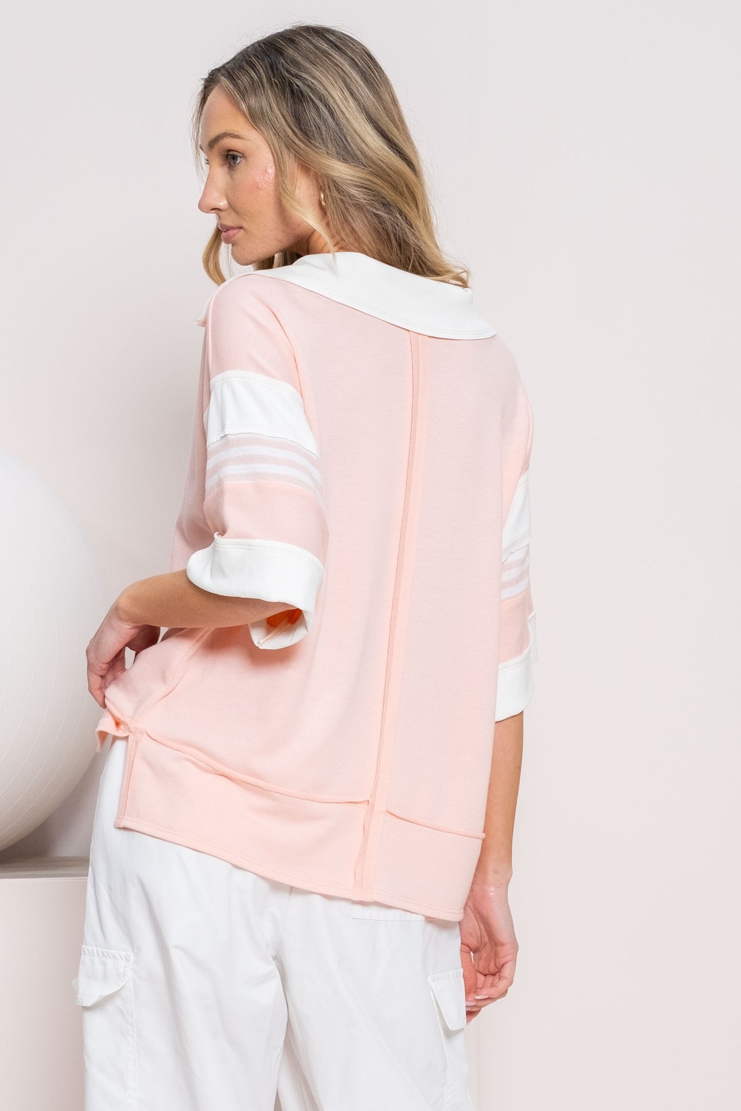 Sporty casual polo shirt with contrast stripes Blouse Hailey and Co