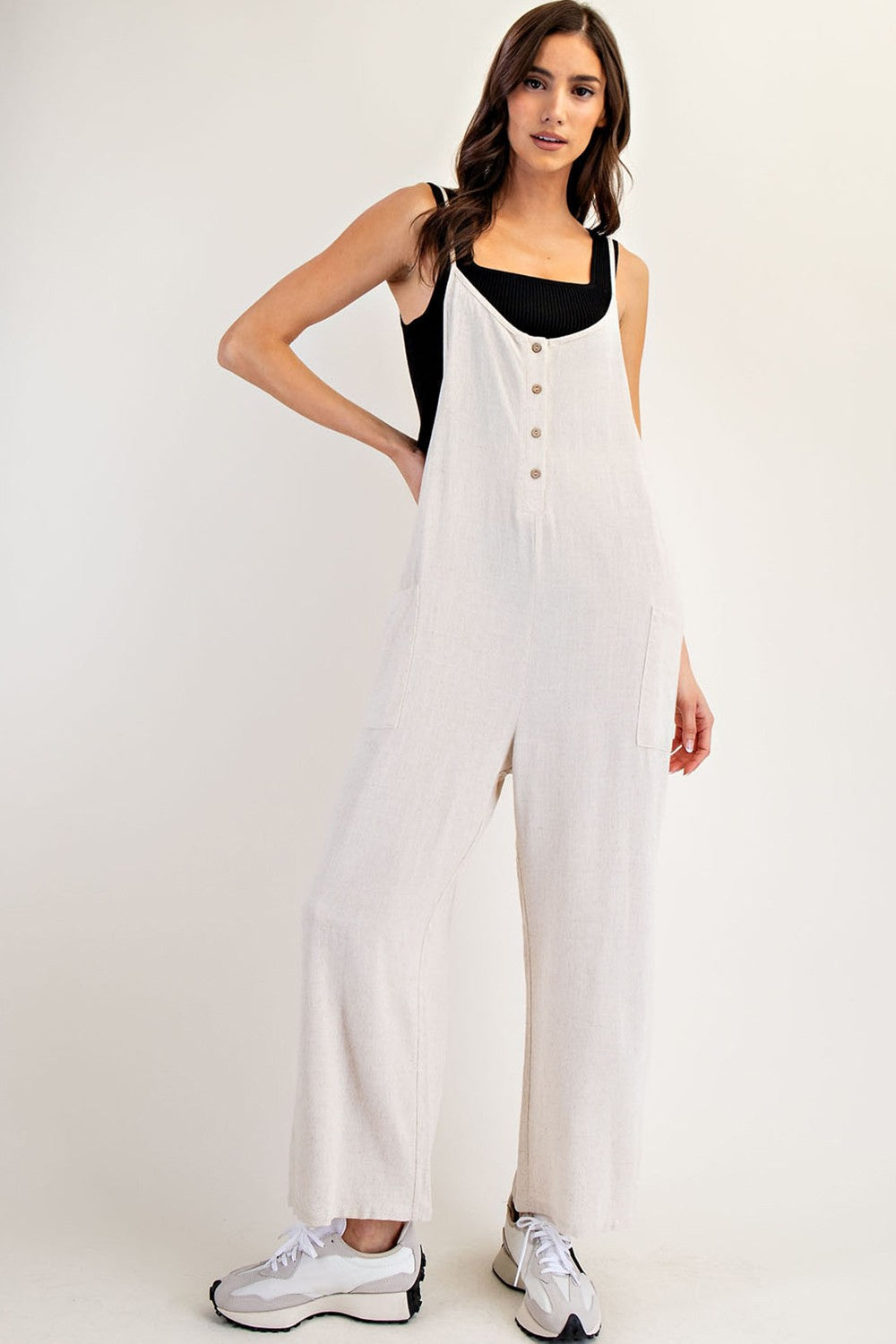 Solid sleeveless jumpsuit