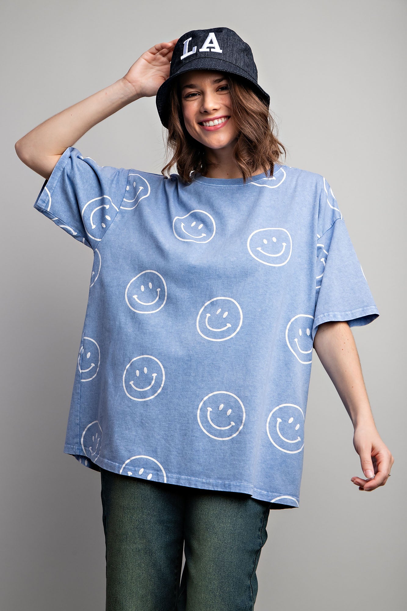 Short sleeves smiley face printed washed top Blouse Easel