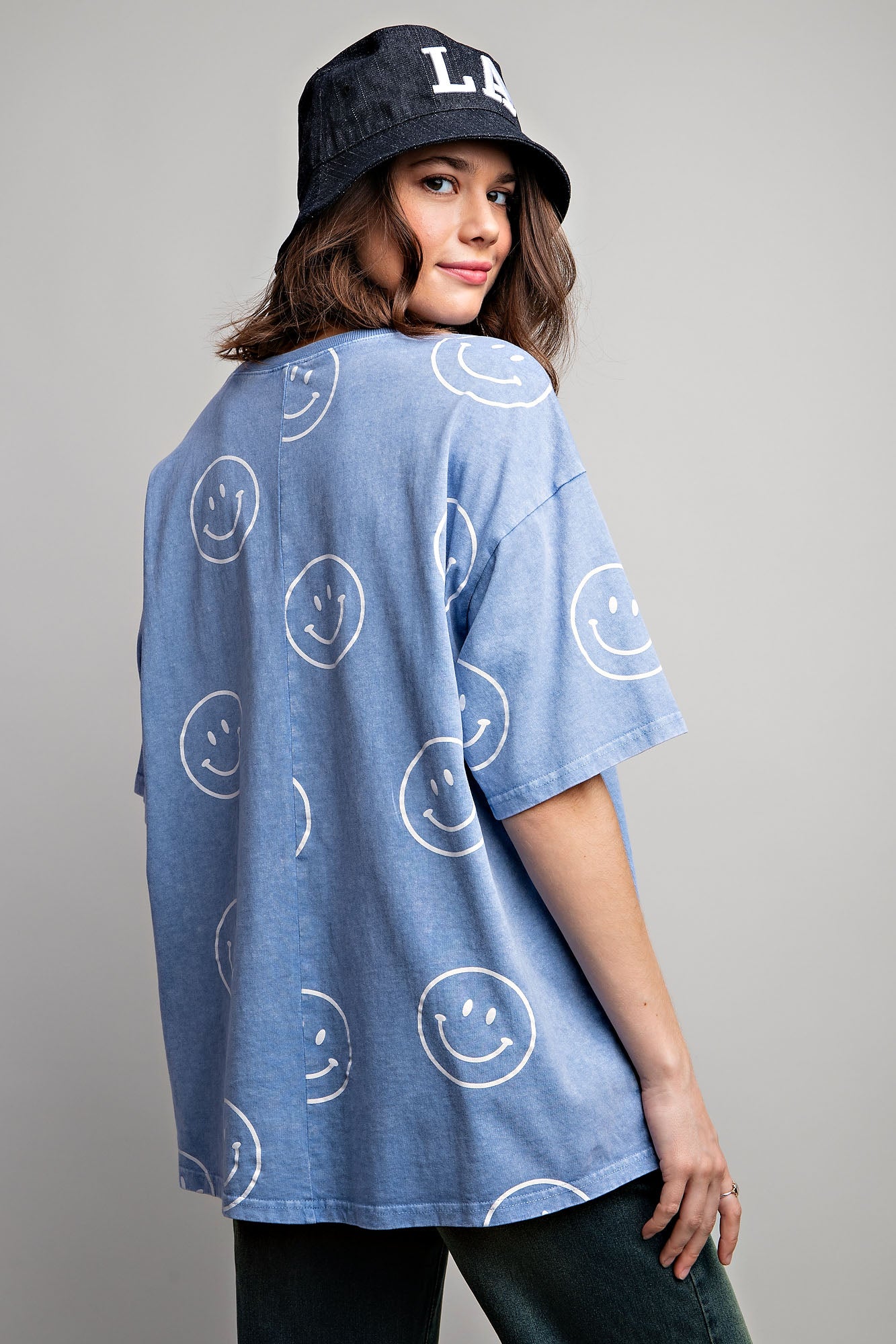 Short sleeves smiley face printed washed top Blouse Easel