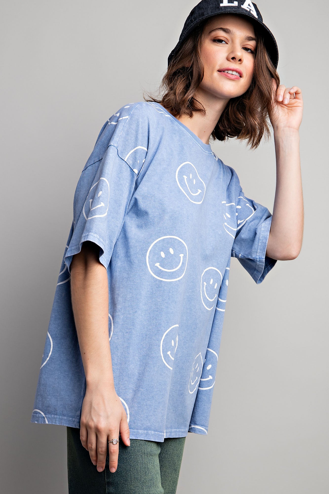 Short sleeves smiley face printed washed top Blouse Easel