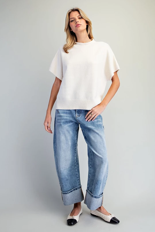 Short sleeve crew neck knit top