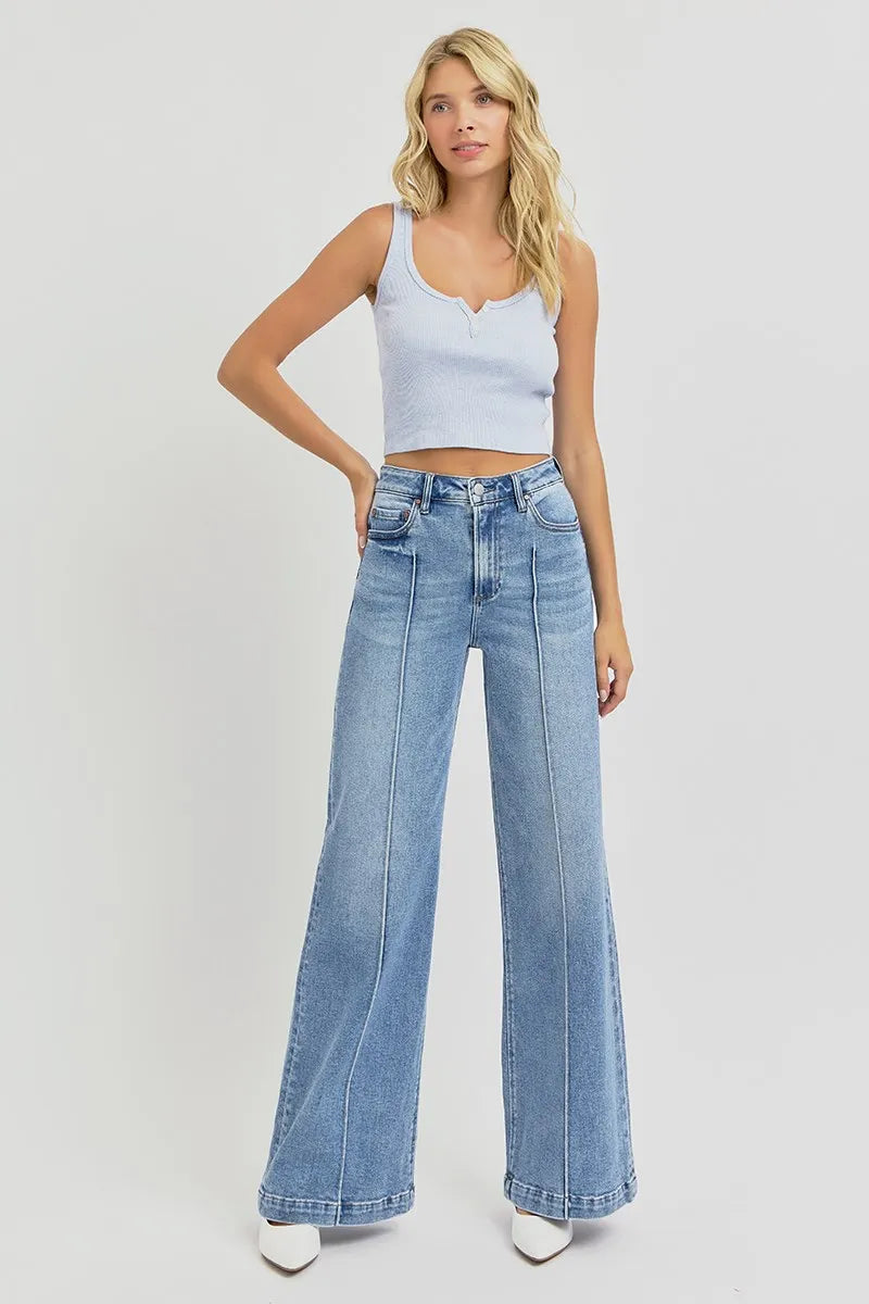 Risen high waist wide-leg pintuck detailed jeans