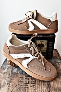 Very G Retro Throwback Casual Sneakers