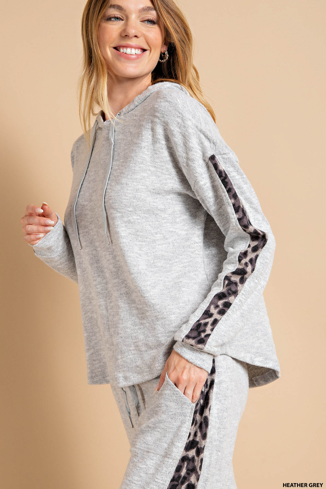 Animal print point pants and top set Sweatsuit Kori America