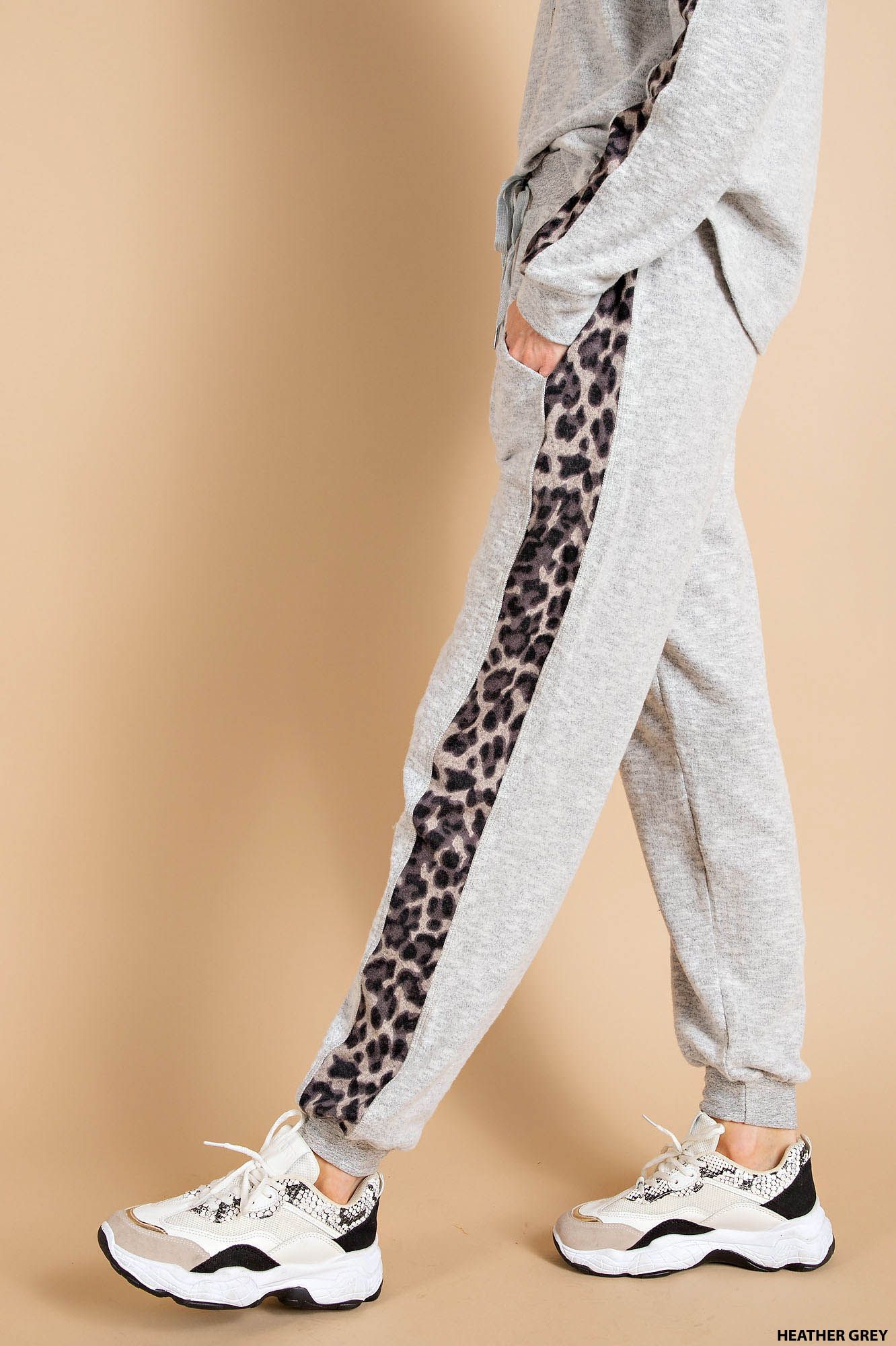 Animal print point pants and top set Sweatsuit Kori America