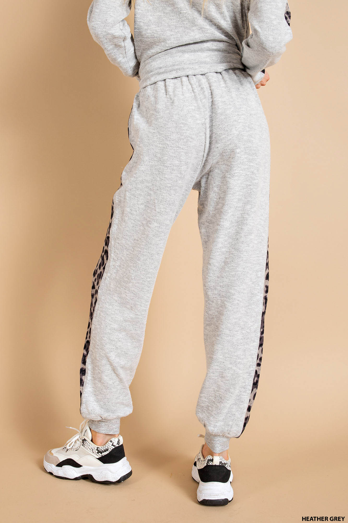 Animal print point pants and top set Sweatsuit Kori America