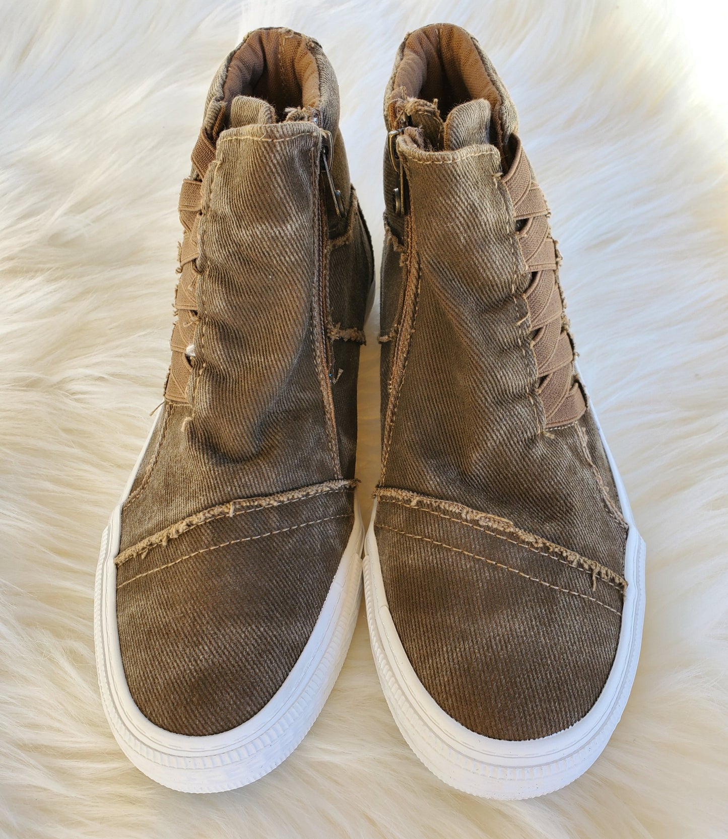 Blowfish Koala slip-on sneaker with zippered side Ivy and Pearl Boutique