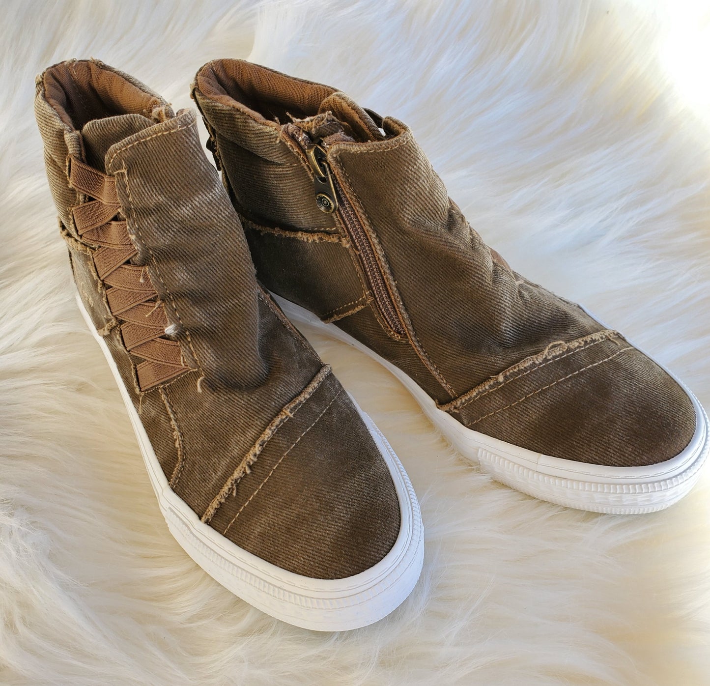 Blowfish Koala slip-on sneaker with zippered side Ivy and Pearl Boutique