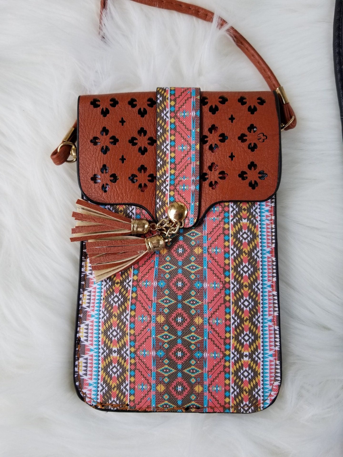 Cellphone cross-body purse Ivy and Pearl Boutique Clay