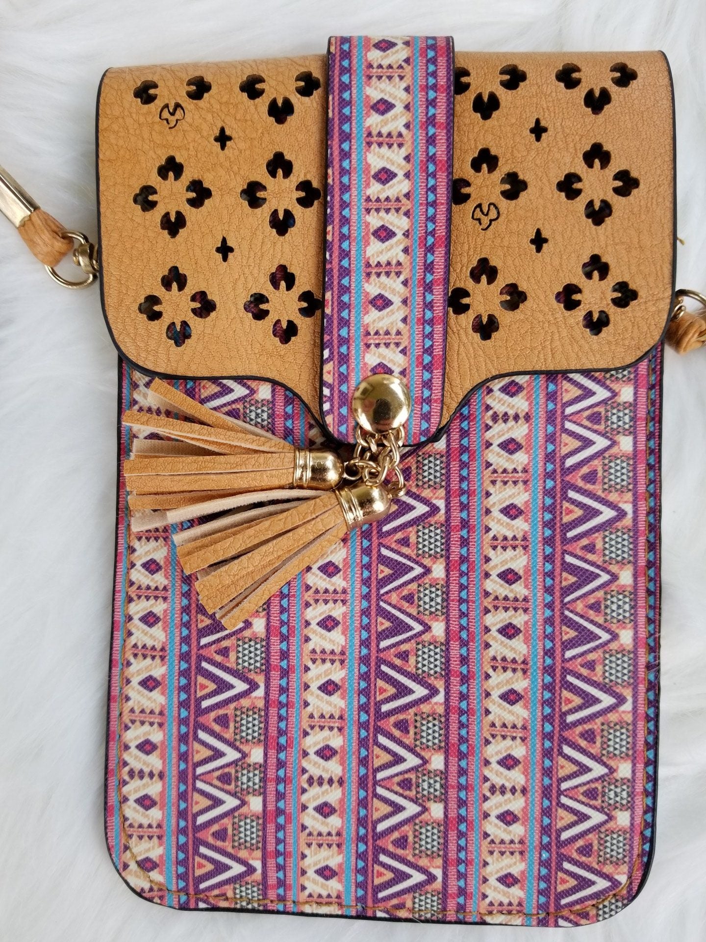 Cellphone cross-body purse Ivy and Pearl Boutique Tan