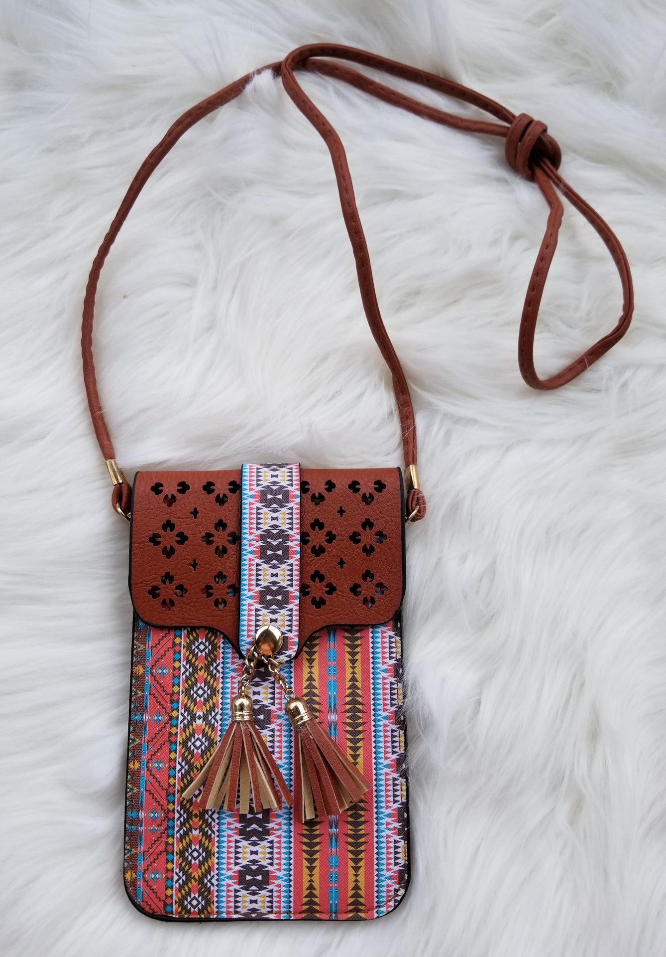 Cellphone cross-body purse Ivy and Pearl Boutique
