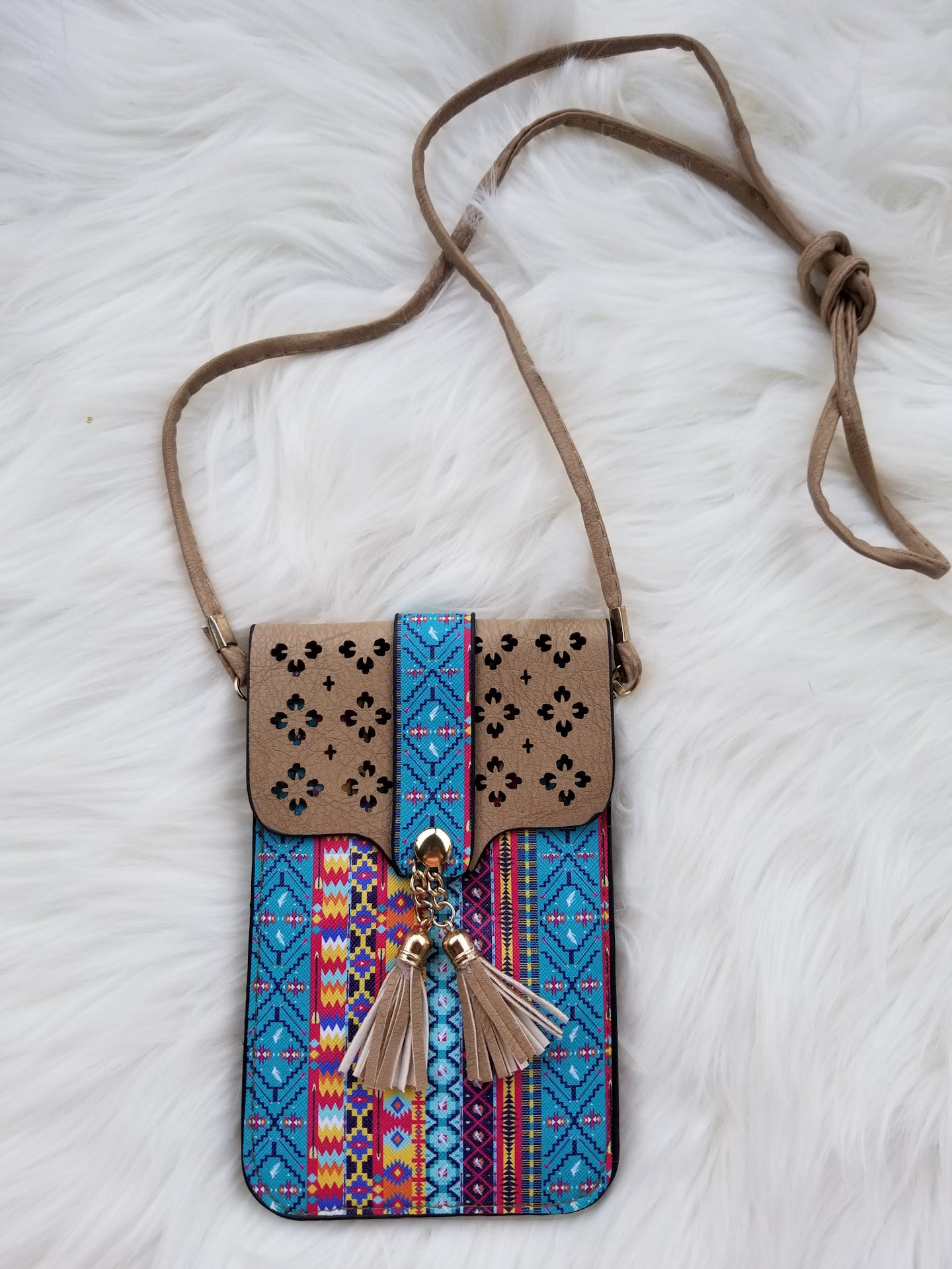 Cellphone cross-body purse Ivy and Pearl Boutique