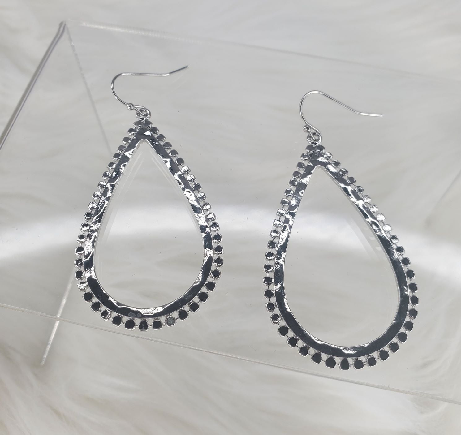 Its Sense rough edge teardrop shape earrings  Ivy and Pearl Boutique
