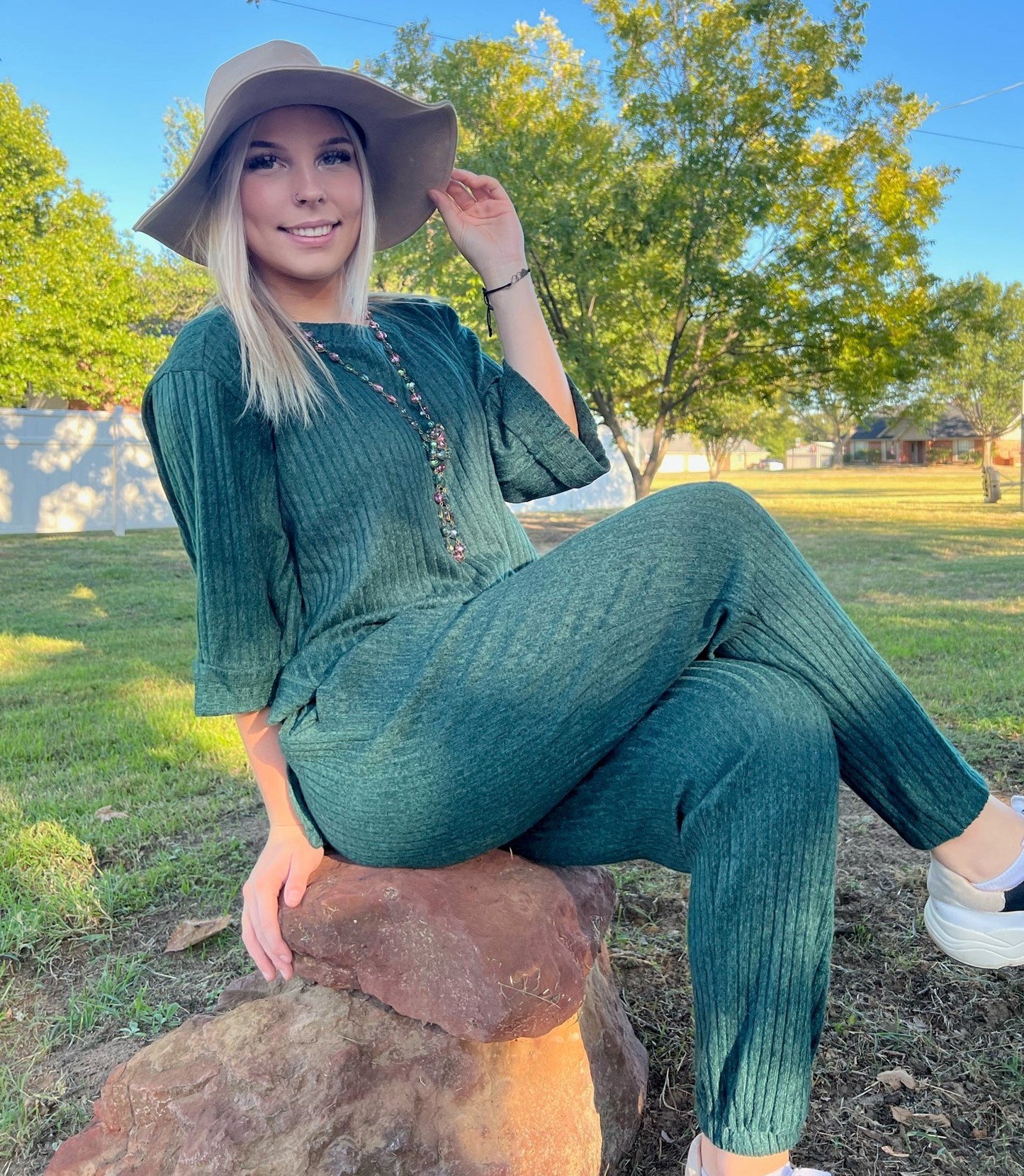 Ribbed knit jogger with elastic waistband and pockets Ivy and Pearl Boutique Green S