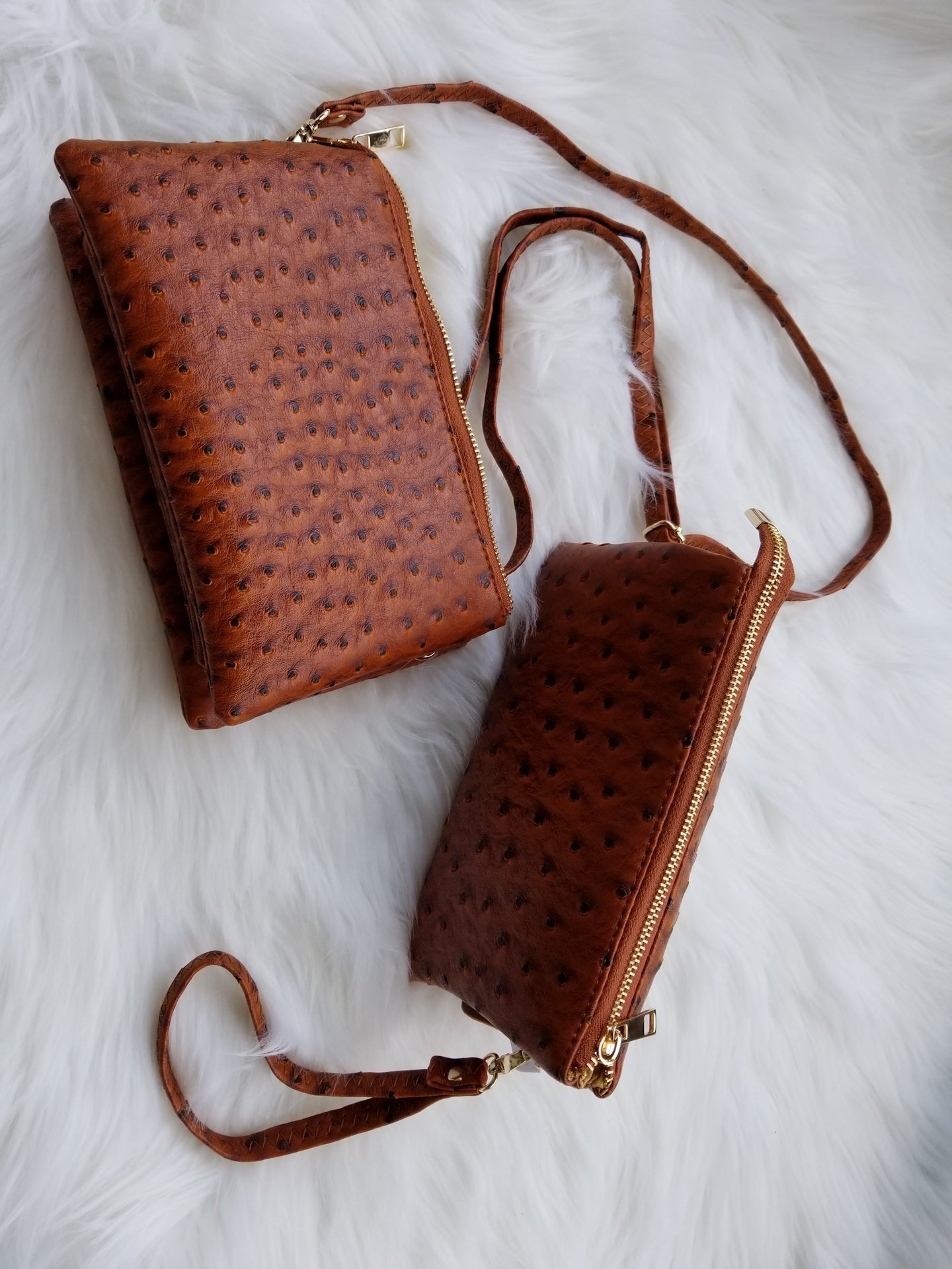 Small ostrich-pattern hand clutch Ivy and Pearl Boutique