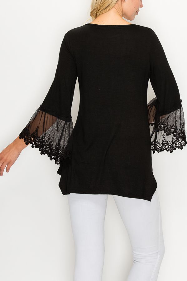 Tunic top with lace trim on sleeves Ivy and Pearl Boutique
