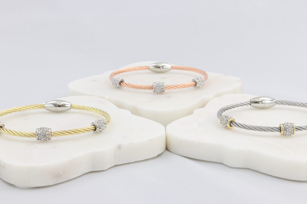Twisted cable bracelet with barrel-clusters of synthetic diamonds and magnetic clasp Ivy and Pearl Boutique