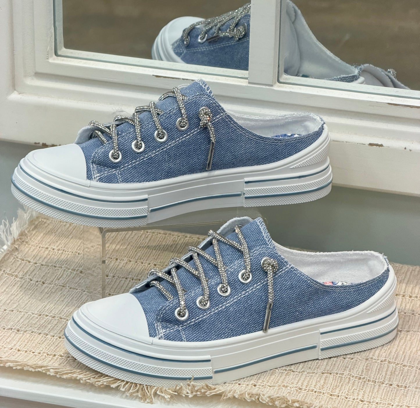 Very G Aman Slip On sneaker tennis shoes