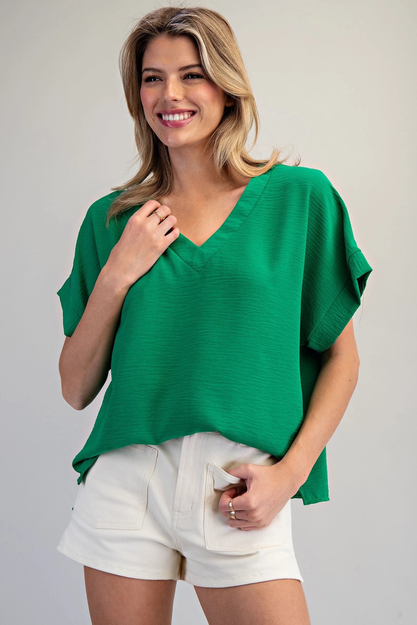 Solid V-neck short sleeve blouse