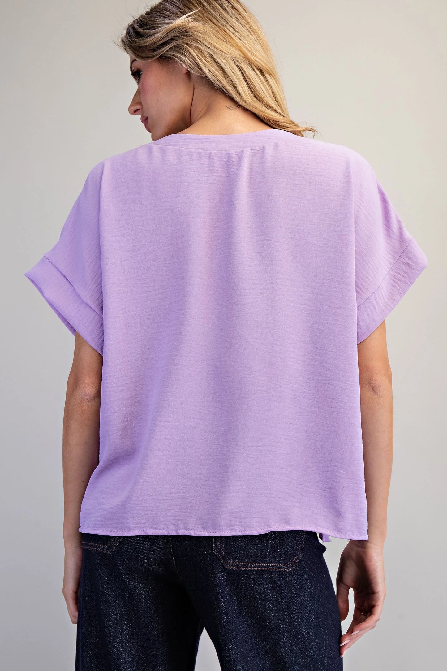 Solid V-neck short sleeve blouse