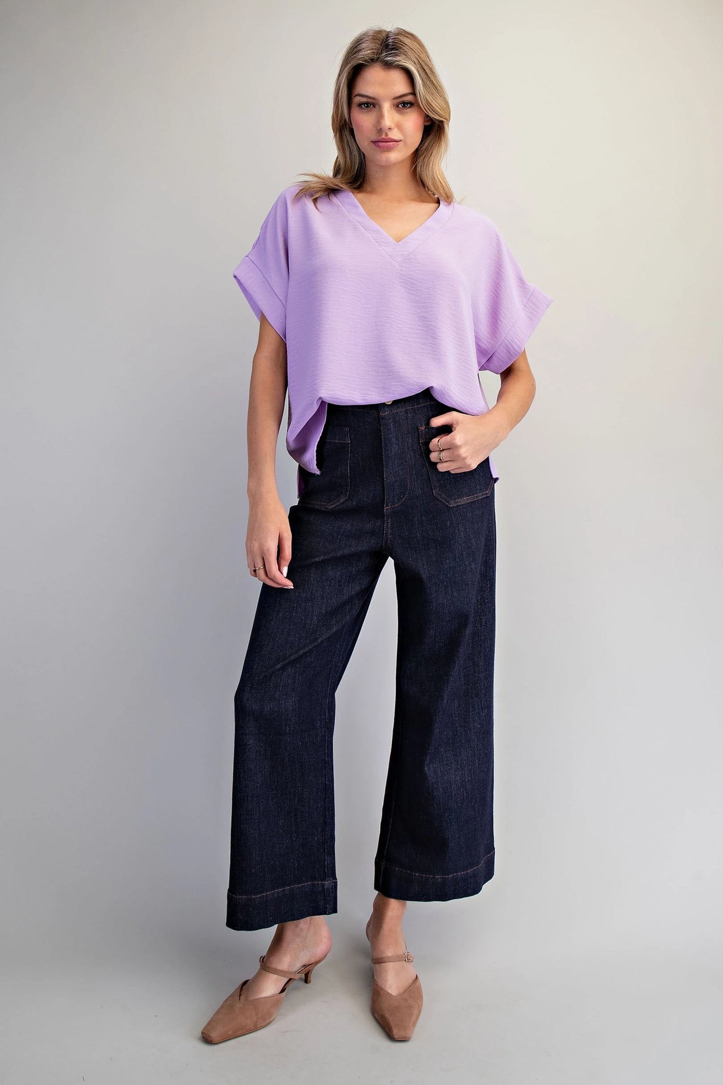 Solid V-neck short sleeve blouse
