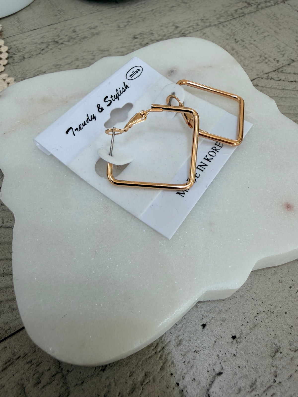 Retro square wire earrings