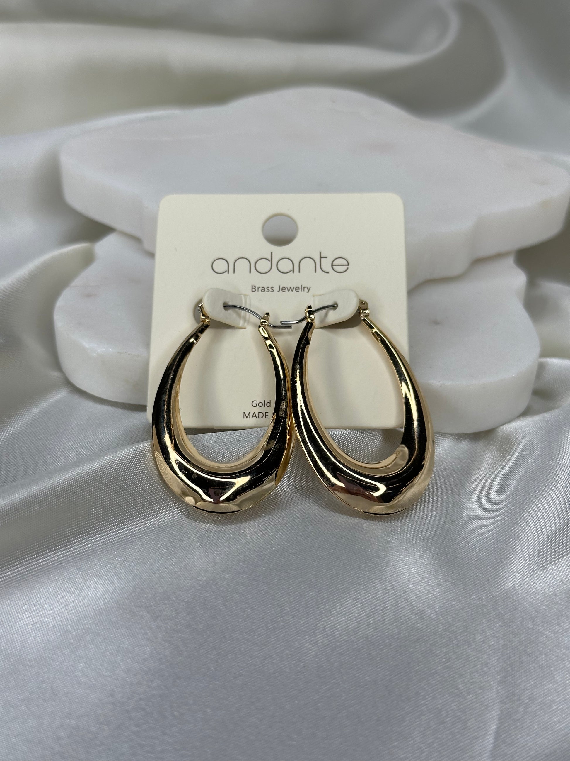 Metallic hoop earring Earrings Kinsey Designs Gold  