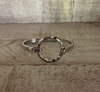 Circle hinged metal bracelet