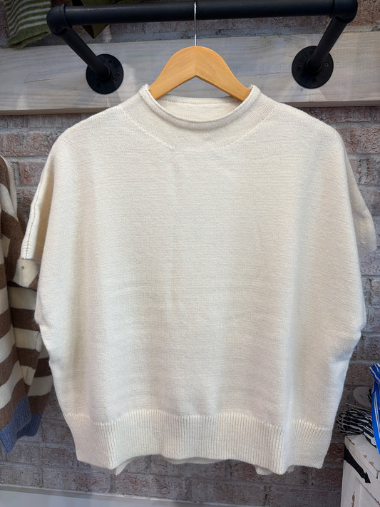 Short sleeve crew neck knit top