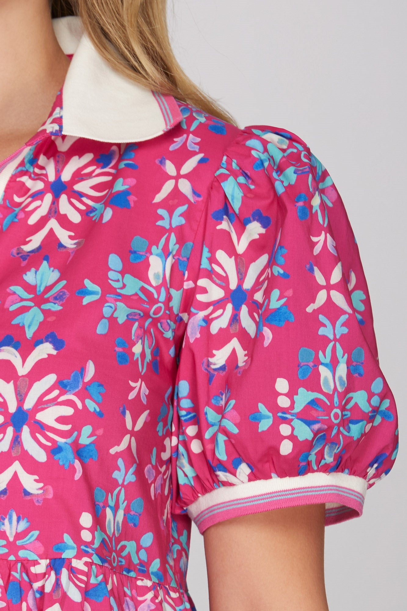 Puff sleeve rib band collar printed woven tiered mini dress with pockets