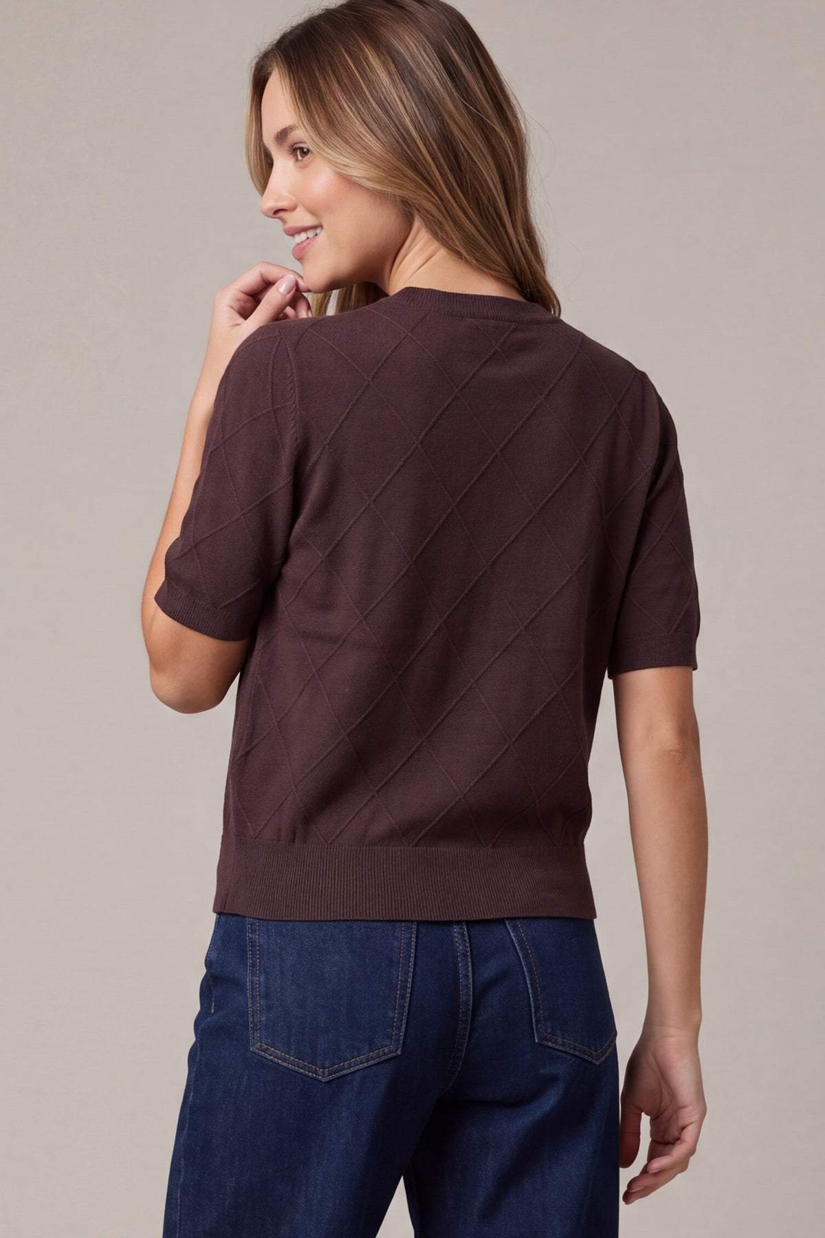 Short sleeve diamond pattern sweater top