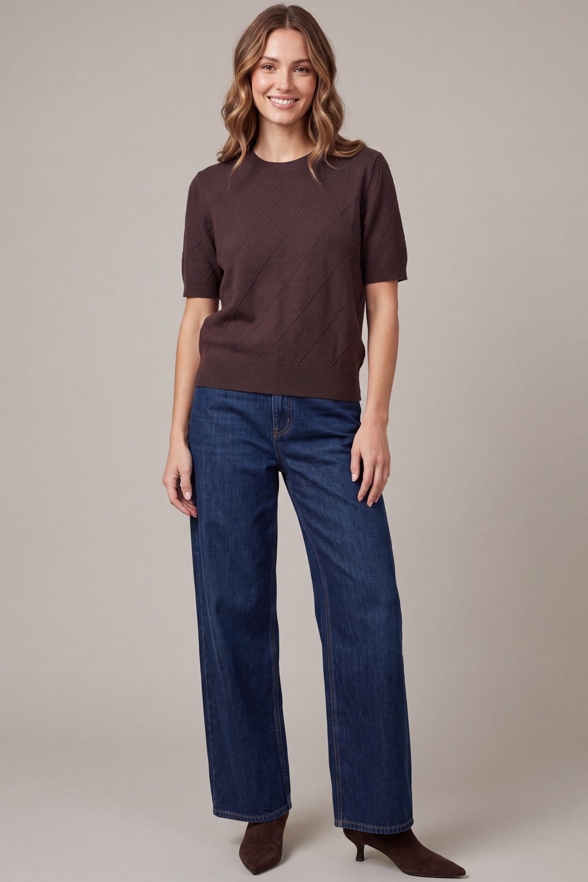 Short sleeve diamond pattern sweater top