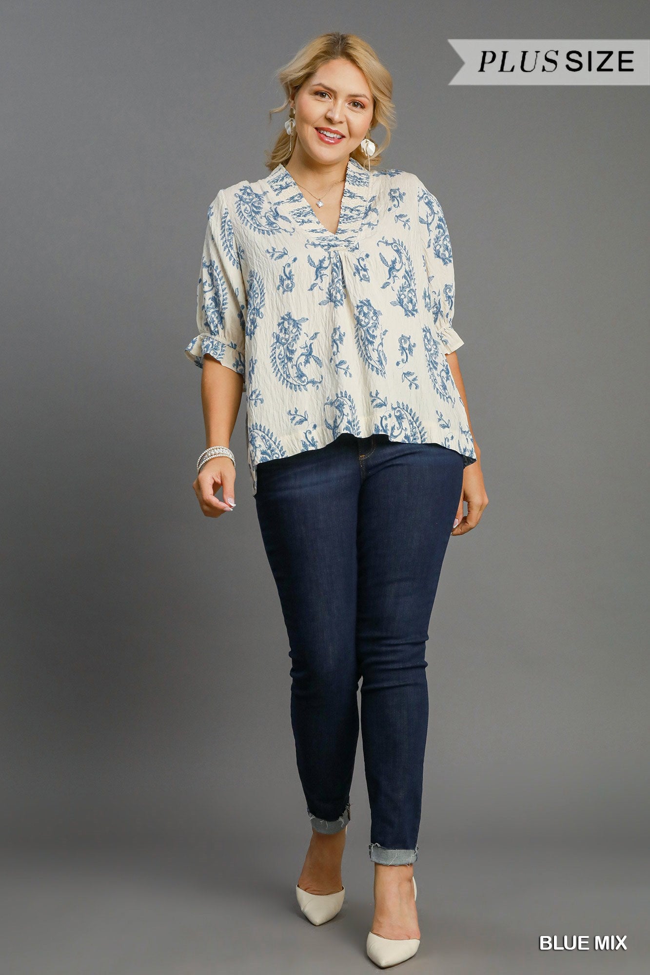 Paisley print v-neck smocking detailed top (Curvy)