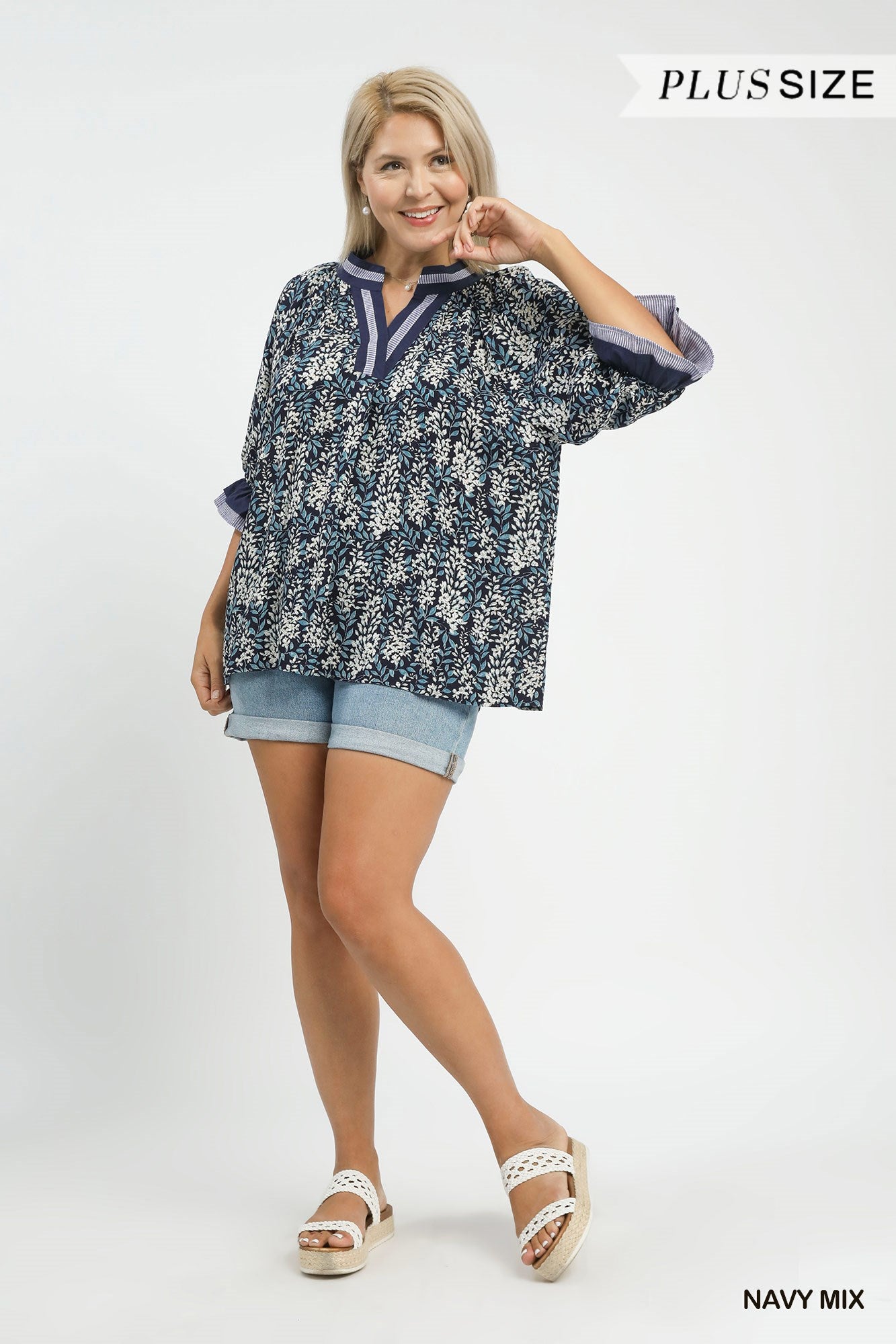 Spring burst print v-neck top (Curvy)
