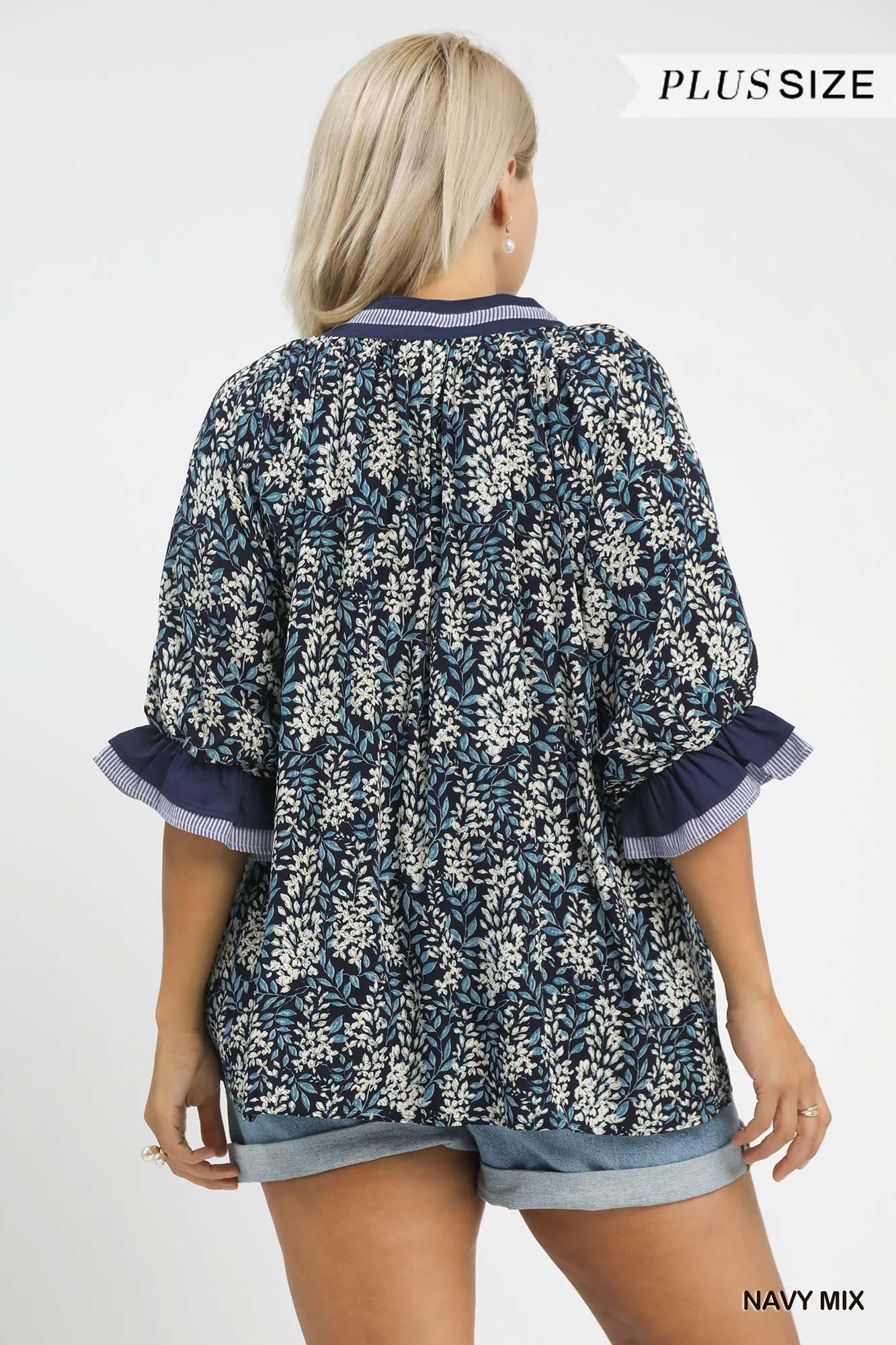 Spring burst print v-neck top (Curvy)