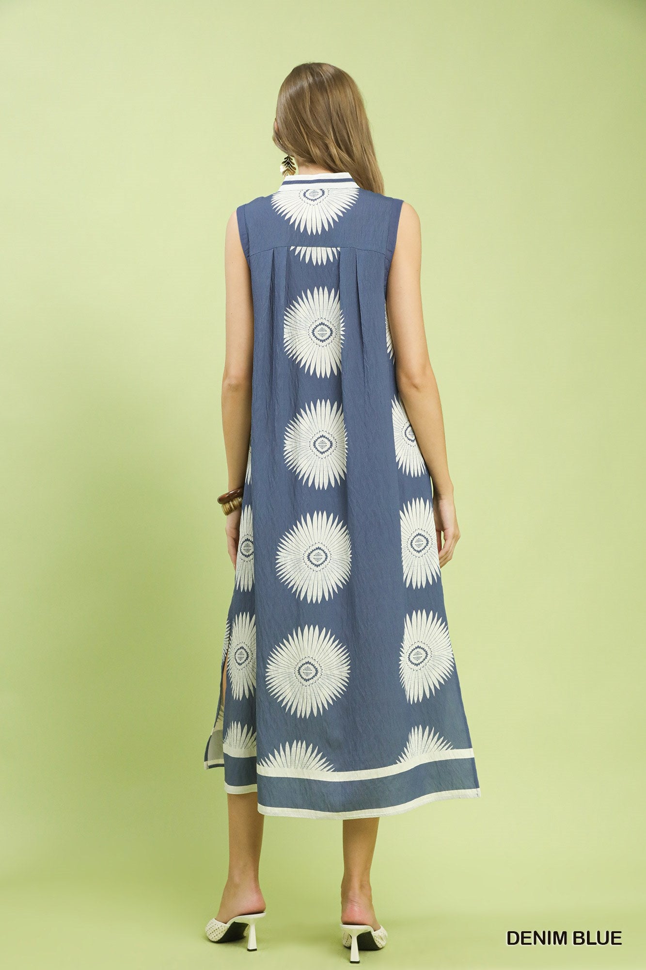 Abstract border print v-neck sleeveless geometric midi dress