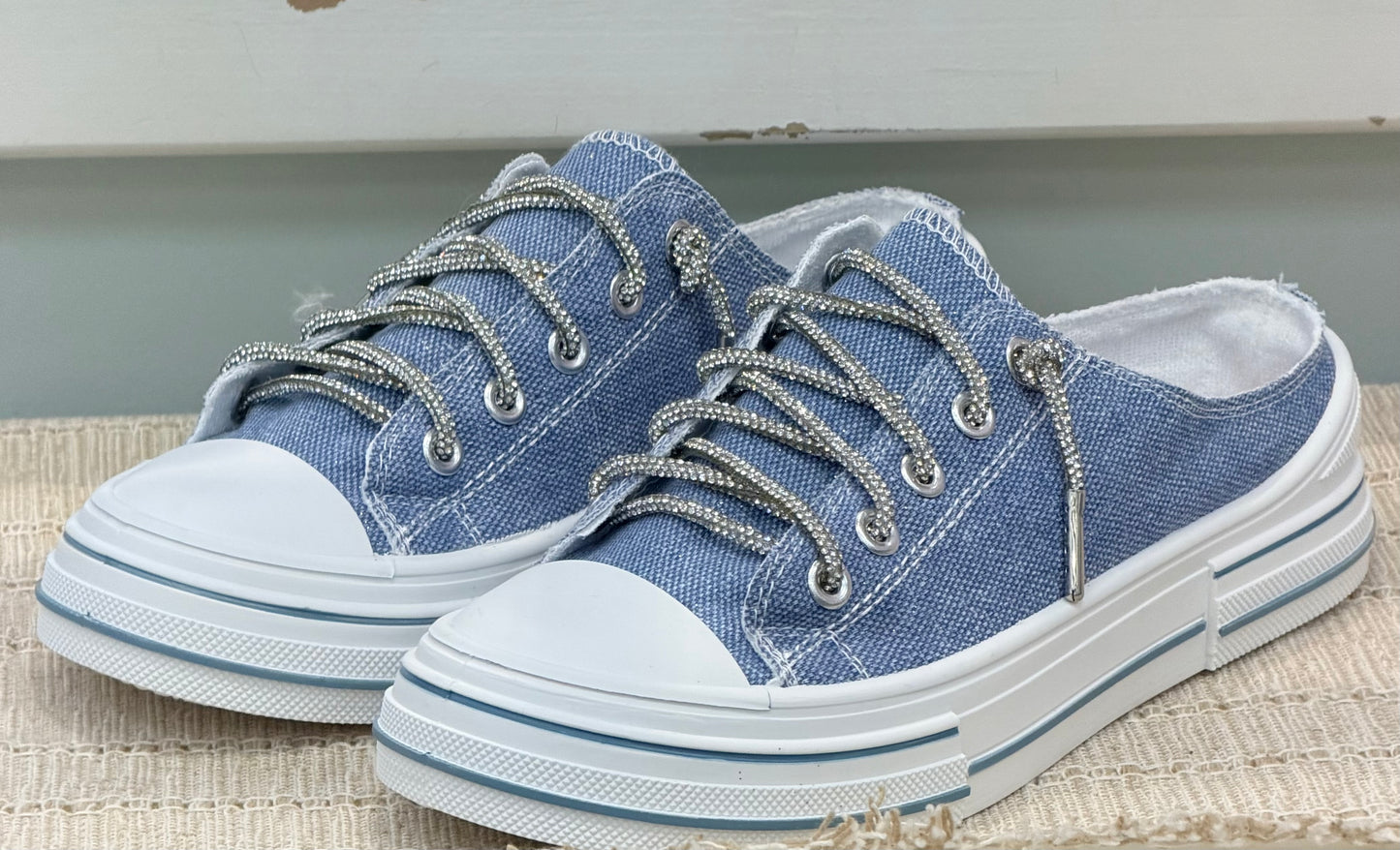 Very G Aman Slip On sneaker tennis shoes