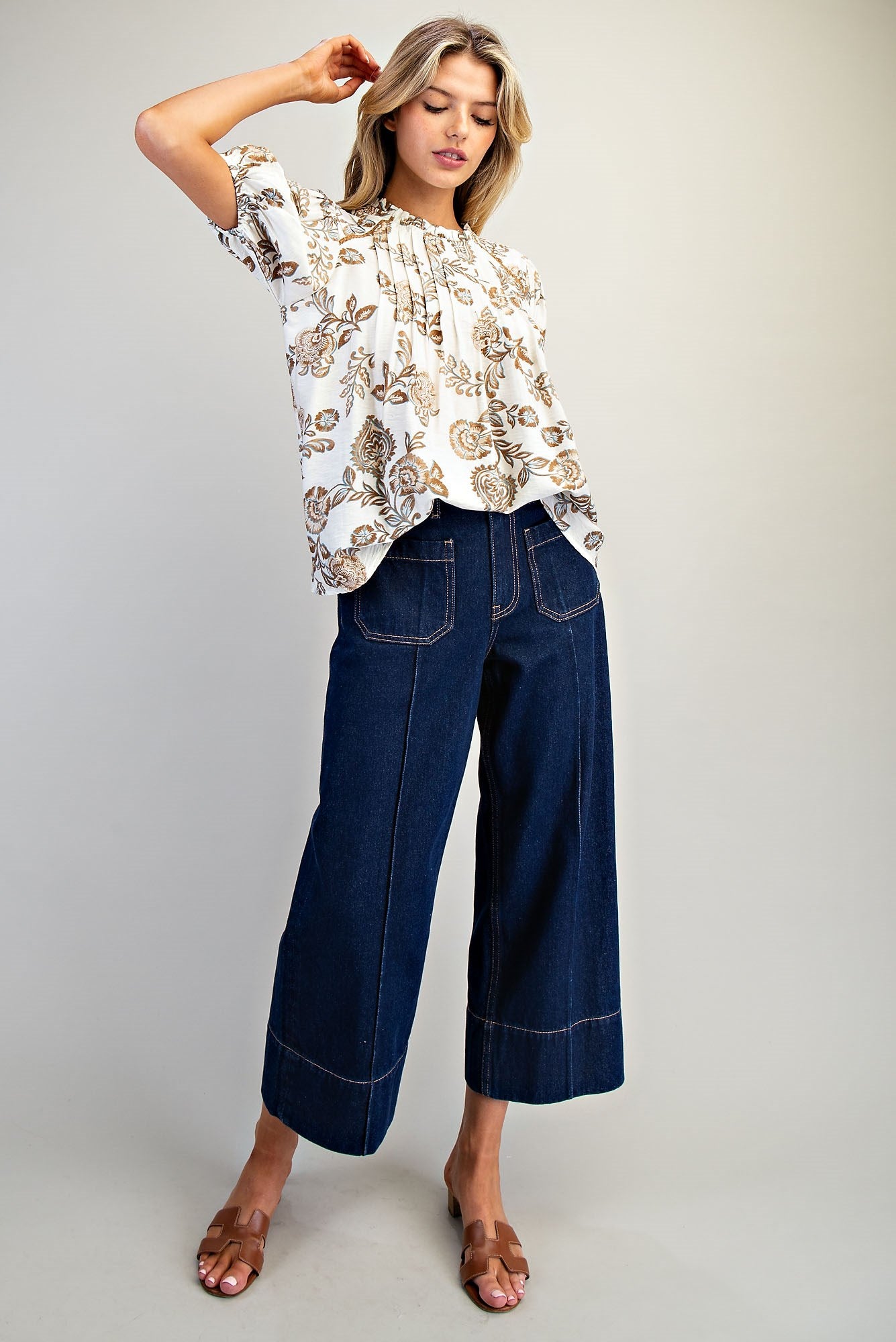 Floral Printed Puff Sleeve Pleated Top