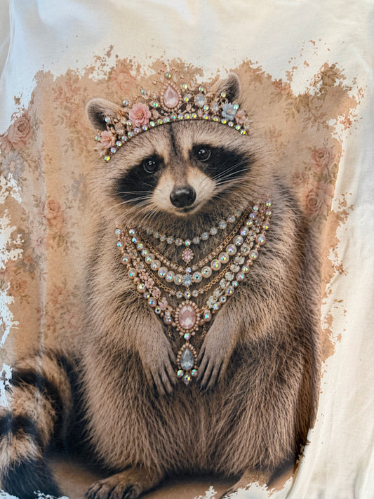 Neutral raccoon graphic T-shirt