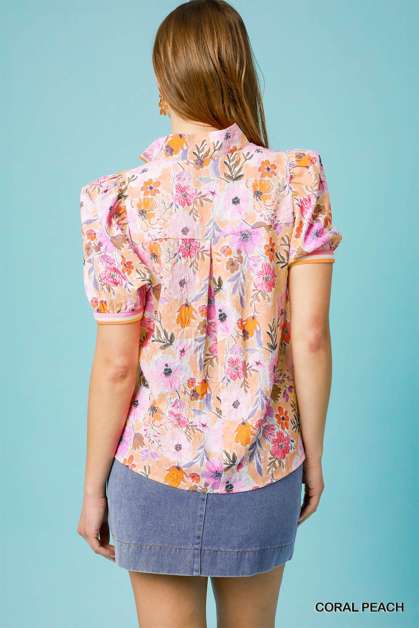 Textured floral print high collar blouse with split neck and puffed sleeves and elastic band