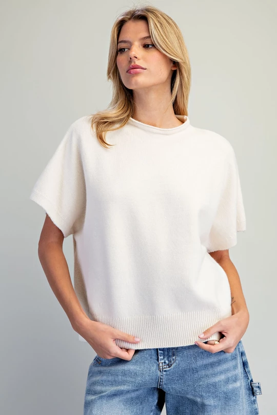 Short sleeve crew neck knit top