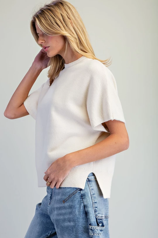 Short sleeve crew neck knit top